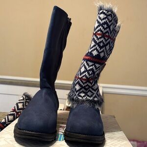 Muk Luks Navy and Patterned Winter Boots